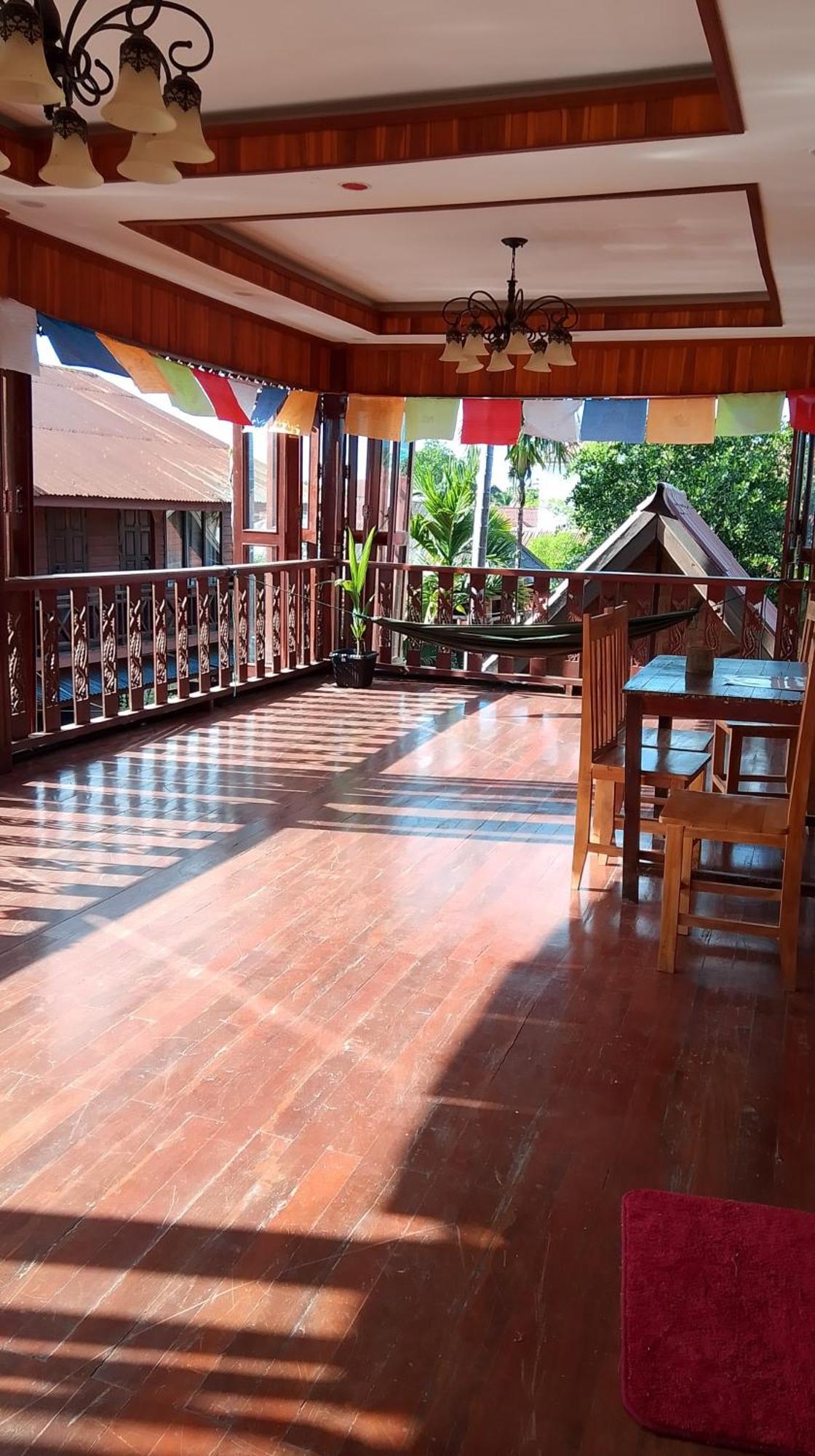 Tibet Restaurant And Hostel Nakasong Exterior foto
